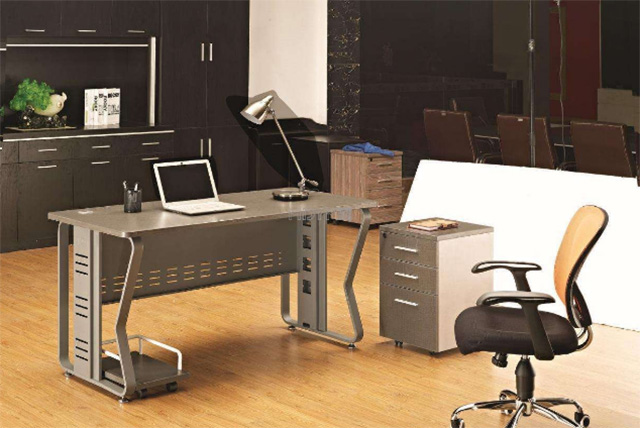 传统办公家具和现代屏风式工作间的区别